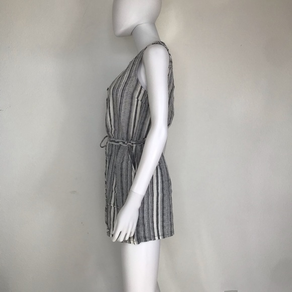 Universal Thread S Romper - Picture 6 of 14